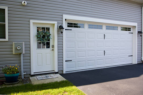 24/7 Emergency Garage Door Panel Replacement experts in Woodlynne, NJ
